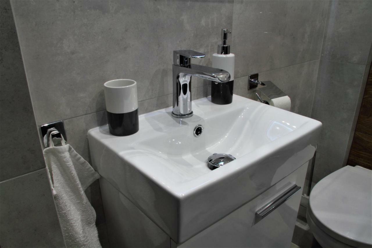 Apartament H&P Gold Lägenhet Warszawa Exteriör bild